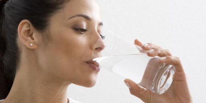 Bevi acqua con una dieta a base di anguria