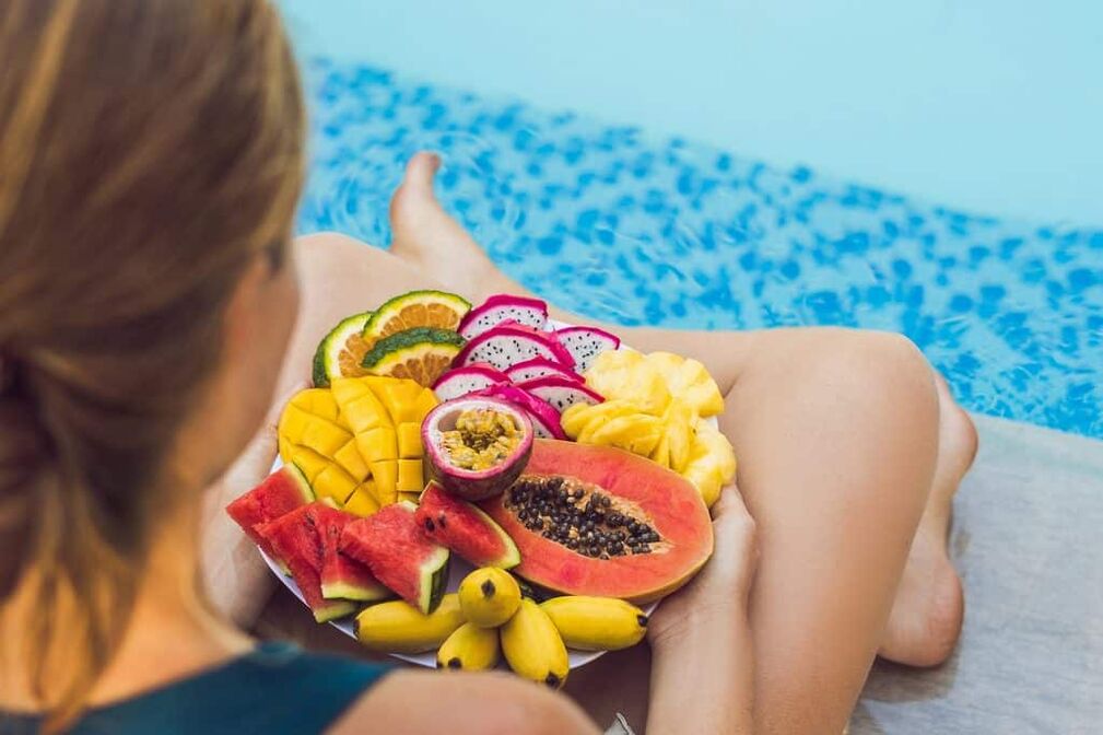 Se non ti senti bene mentre sei a dieta, considera di mangiare frutta